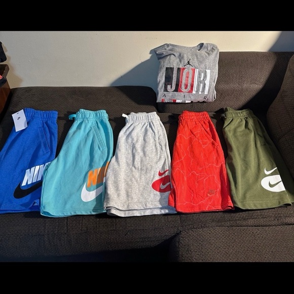 Nike Logo Shorts and Jordan T-Shirt Set - Picture 1 of 13